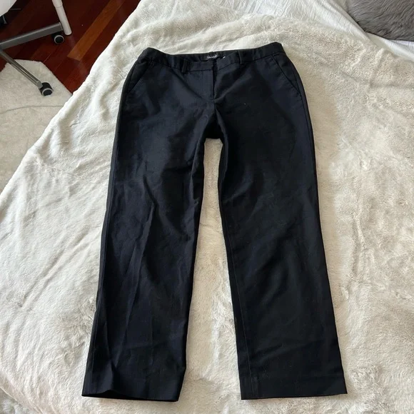 Black Low Rise Capris - Picture 5 of 9